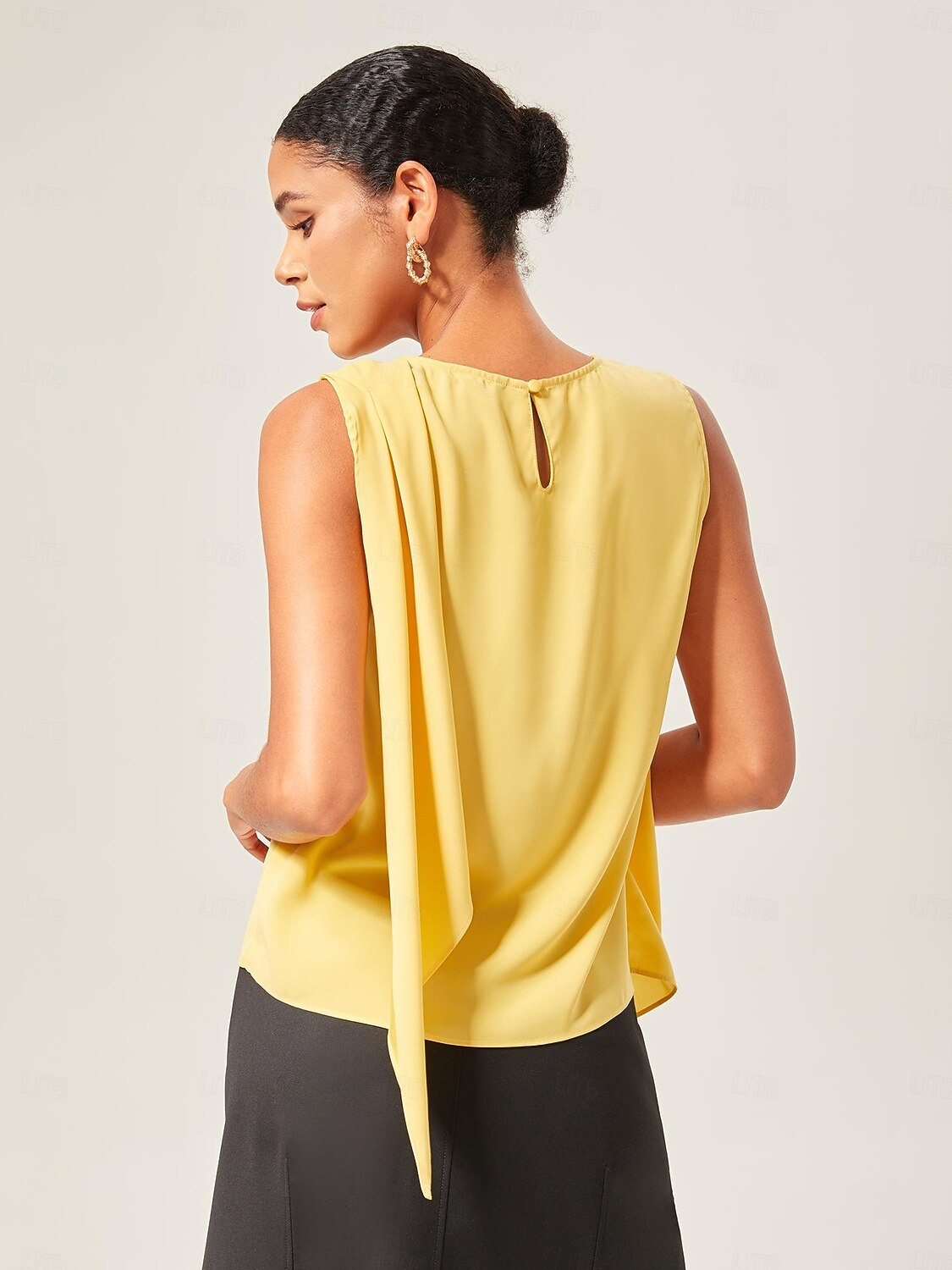 camicetta senza maniche con collo a cappuccio giallo chiaro del 2025 a $52.99 –P4