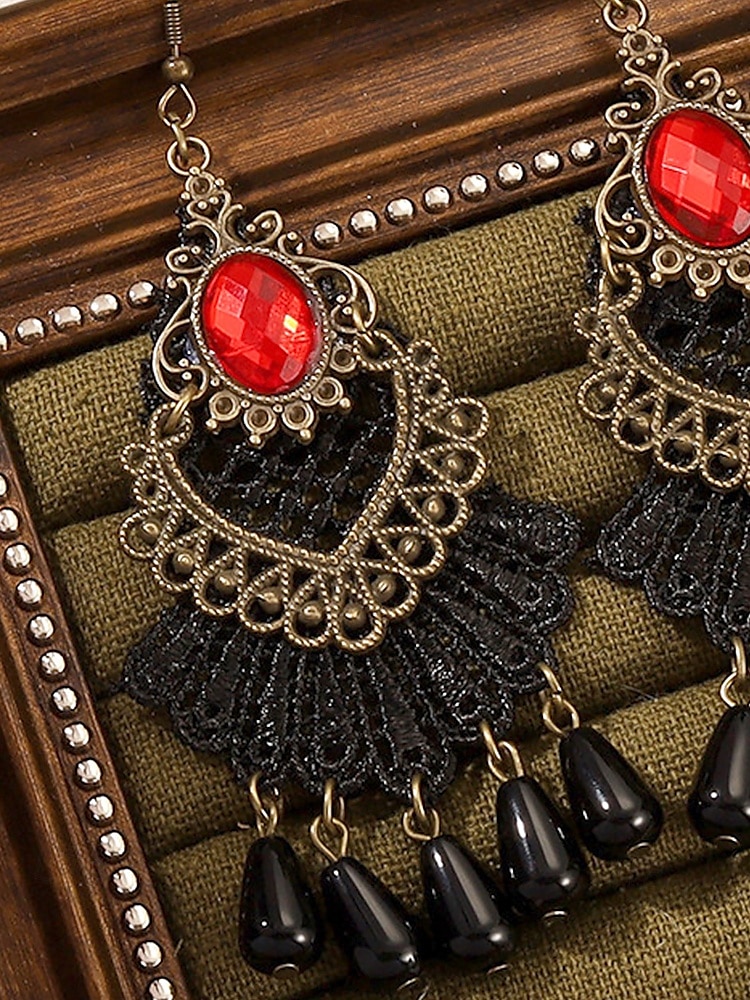 Boucles d'oreilles pendantes gothiques vintage en alliage pour femmes avec pierre noire et perles rouges, bijoux fantaisie pour fête d'Halloween pour style punk rétro de 2025 ? $9.99 –P5