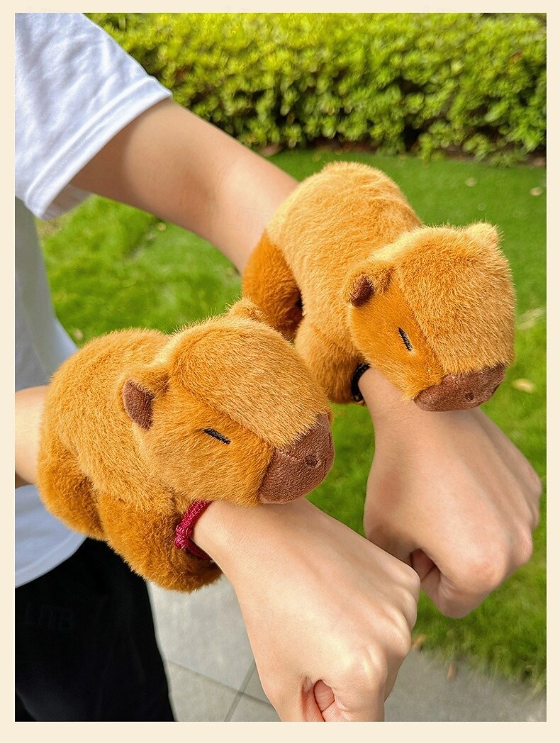 Braccialetto schiaffeggiante di peluche a forma di capibara, giocattolo di peluche da polso imbottito per decorazione, regalo per feste di compleanno per bambini del 2025 a $24.99 –P2