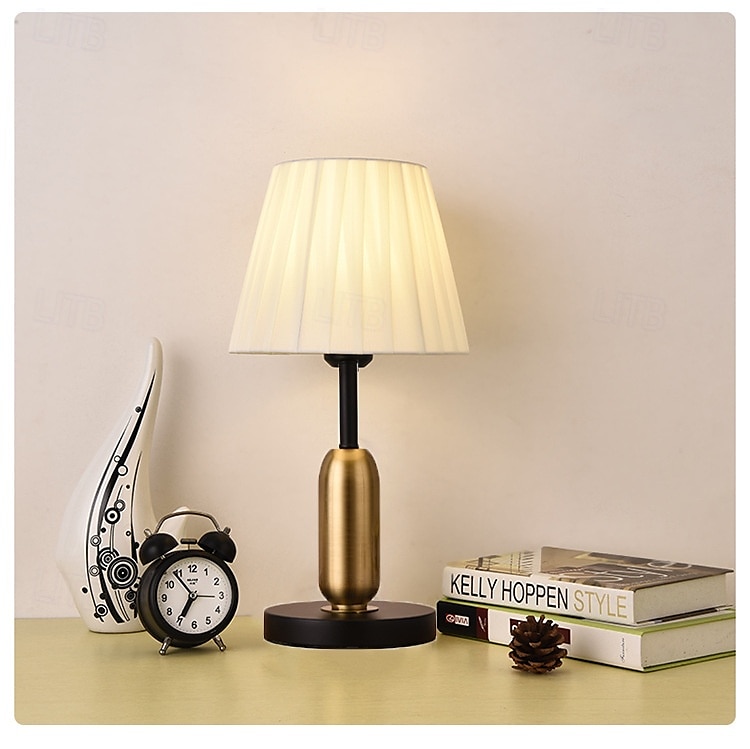 Lampe de table à LED moderne, lampe de chevet blanc chaud, applicable au salon, à la chambre à coucher, au bureau, à la table de chevet et à la bibliothèque de 2025 ? $107.99 –P4