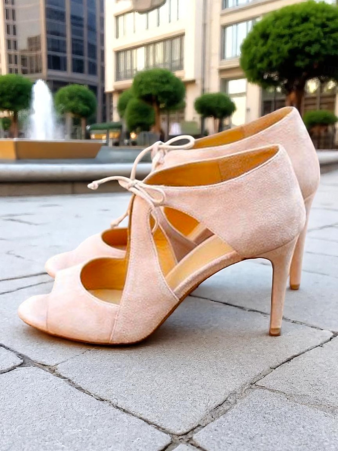 Escarpins à lacets et bout ouvert en daim beige pour femmes, sandales à talons hauts découpées pour les rendez-vous décontractés et les sorties quotidiennes de 2025 ? $32.99 –P2