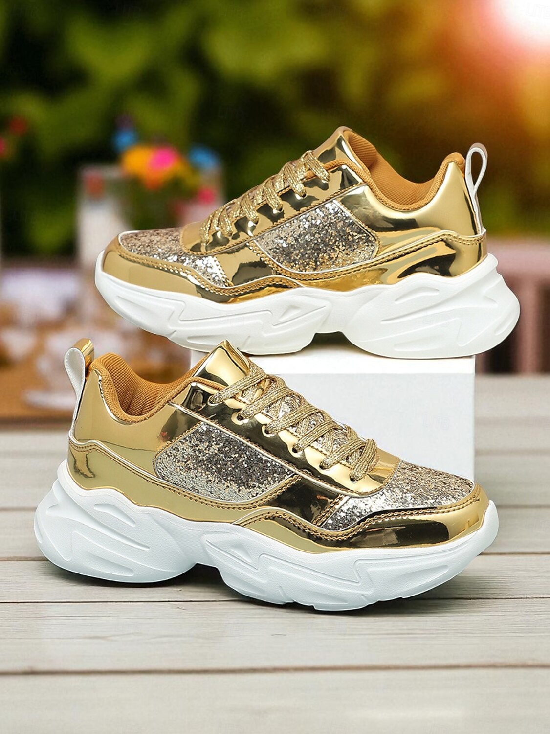 Tênis plataforma chunky com glitter feminino e acabamento metálico, calçados de festa com cadarço da moda para vida noturna e balada de 2025 por $42.99 –P2