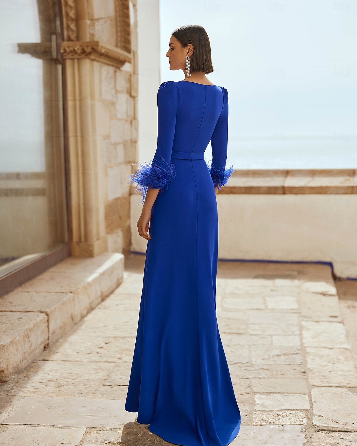 Abito da sera blu a trapezio, elegante, formale, da ospite di nozze, lungo fino al pavimento, manica lunga, scollo a V, staccabile, in crêpe elasticizzata con piume, 2025 del 2025 a $147.99 –P2