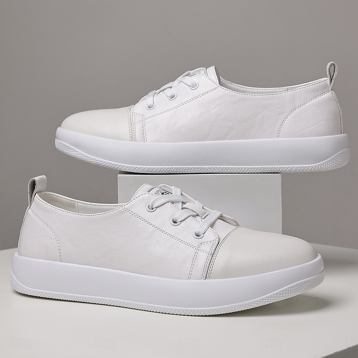 Herren-Sneaker aus blauem Kunstleder mit weißer Gummisohle – bequeme Schnürsneaker für Sport, Reisen und Freizeit 2025 - $34.99 –P11