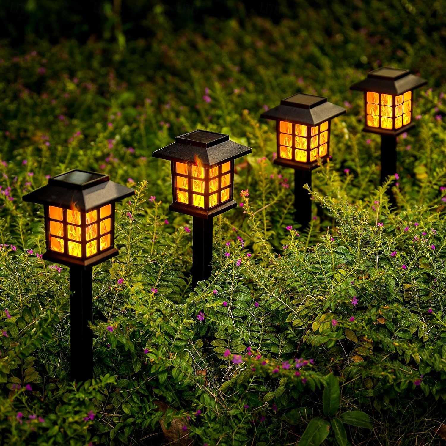 6 Stück Solar-Außenleuchte, wasserdicht, kleines Haus, blinkende Flamme, Bodenstecker, Licht für Innenhof, Garten, Weg, Rasen, Terrasse, Halloween, Weihnachtsfest, Atmosphäre, dekoratives Licht, 2025 - $24.99 –P3