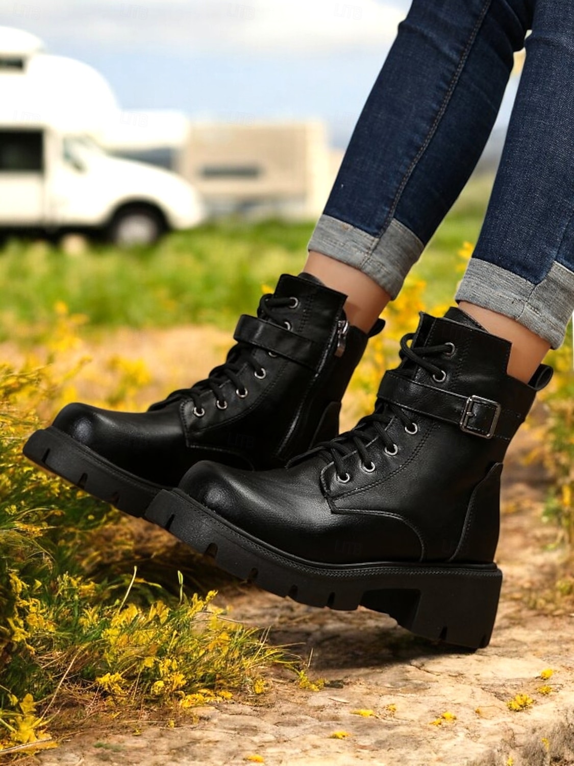 Bottines de combat marron à lacets pour femmes avec fermeture éclair latérale et semelle crantée épaisse – bottines d'extérieur élégantes pour l'automne, l'hiver et le streetwear décontracté de 2025 ? $42.99 –P1