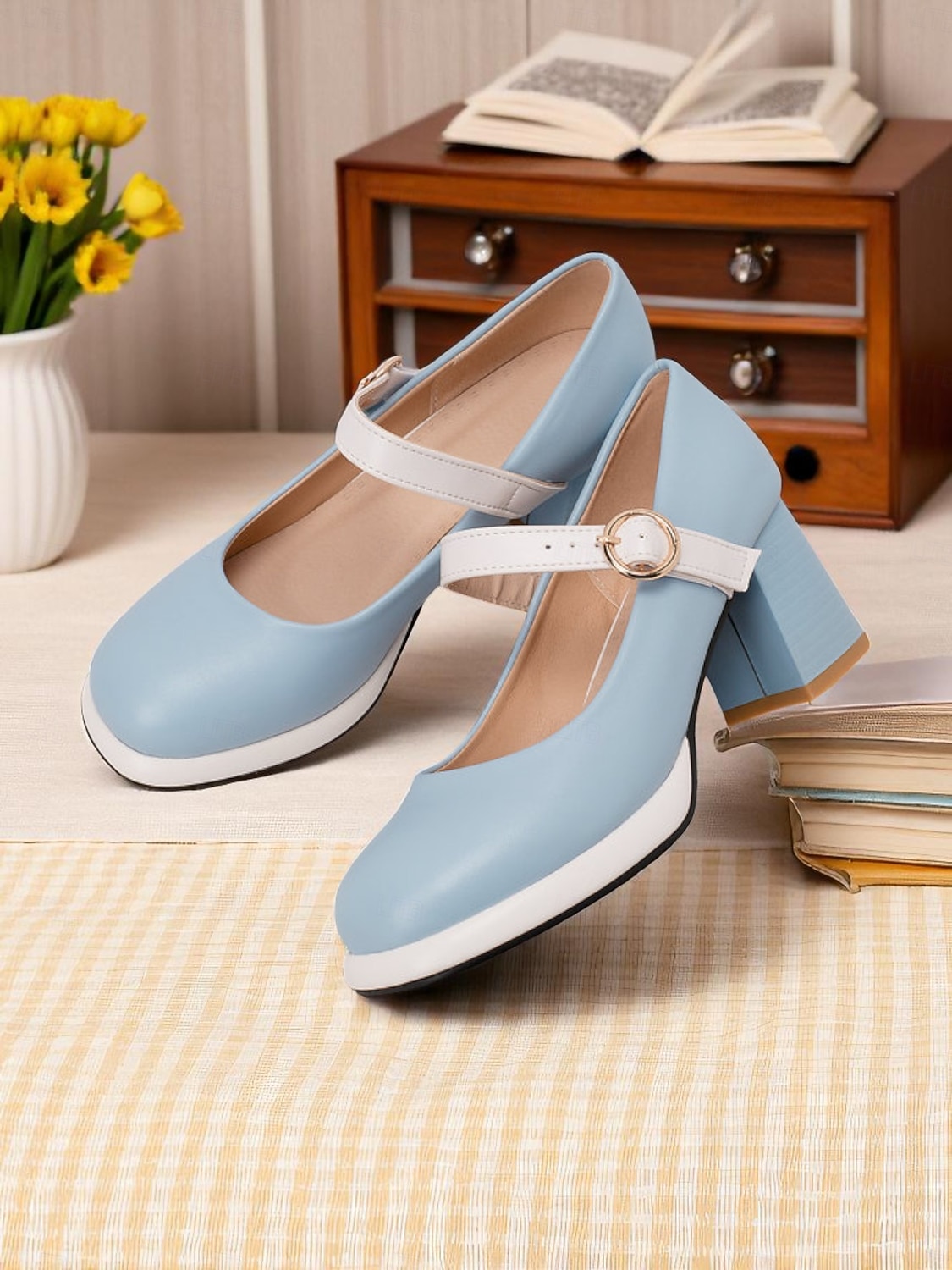 Tacones Mary Jane mod de los años 50 para mujer: zapatos retro de tacón grueso con punta redonda en azul y blanco con correa para atuendos vintage, fiestas de té o uso diario. 2026 - $54.99 –P10