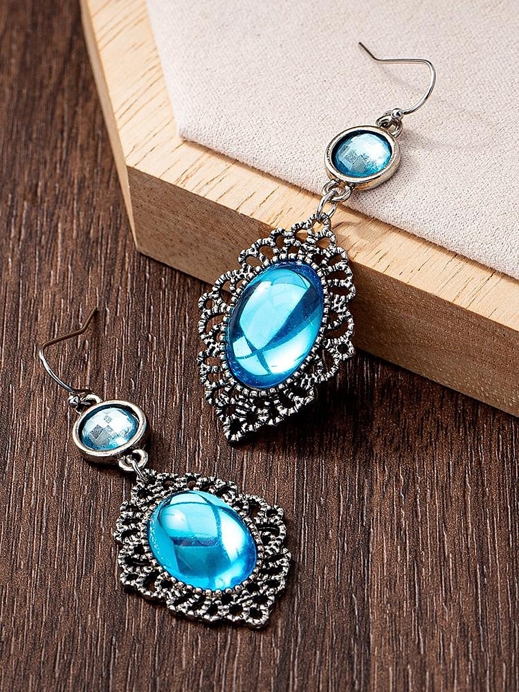 Boucles d'oreilles pendantes gothiques vintage pour femmes avec pierre précieuse rouge, design pendant en filigrane d'argent antique pour fête d'Halloween et cosplay de 2025 ? $7.99 –P7
