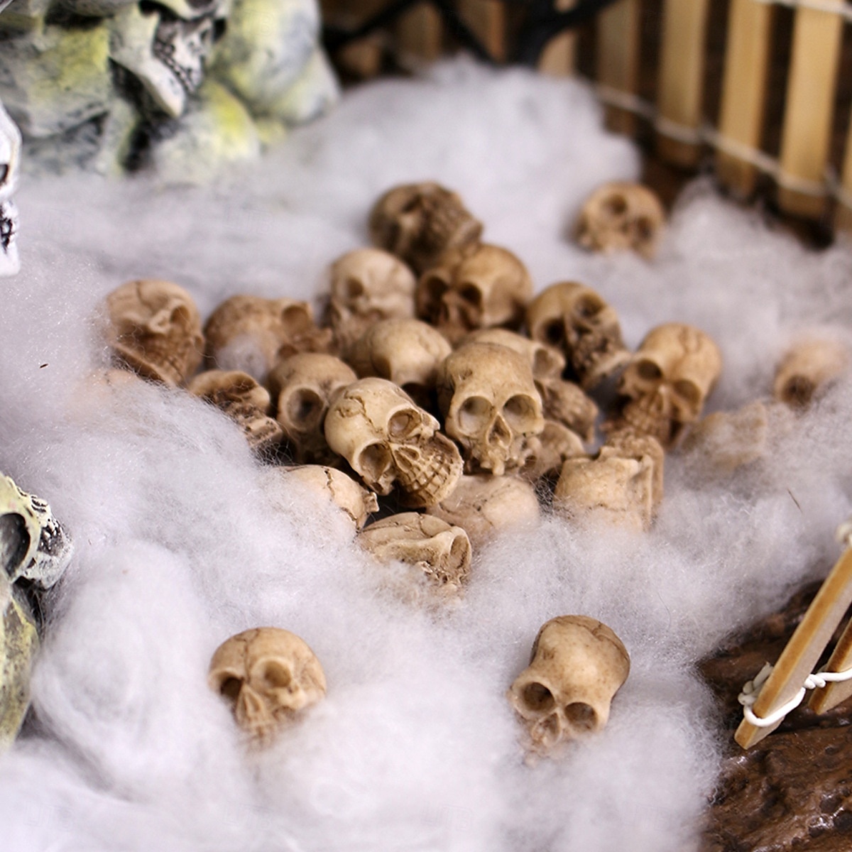 40pcs Halloween Mini Skull Heads for Vase Filler, Smiling Resin Ghost Skulls Set for Miniature Garden, Spooky Halloween Planter Decor for Terrariums and Pot Display 2025 - $18.49 –P3