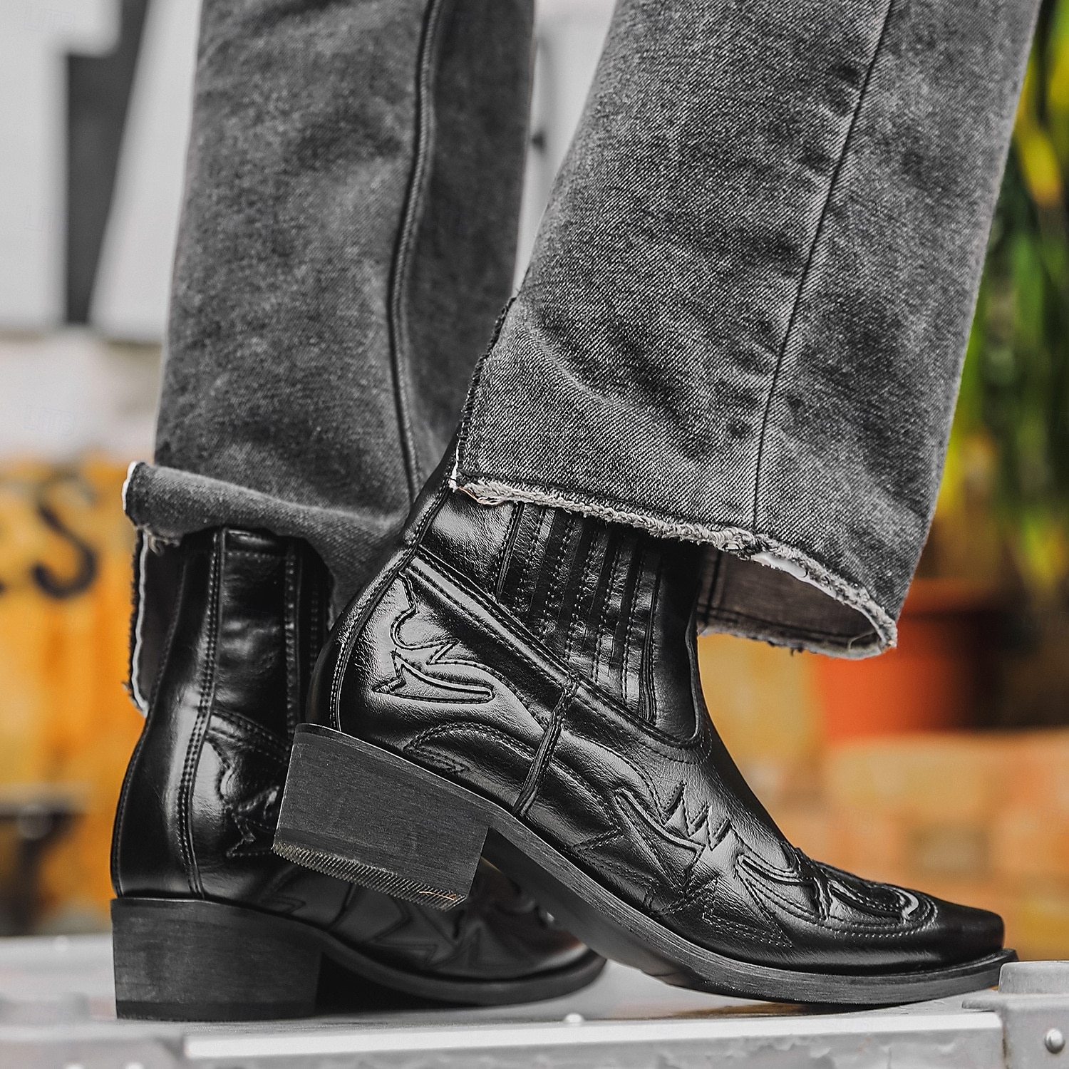 Bottines de cowboy en cuir marron style western pour homme avec motif flamme brodé – bottes tendance pour événements country, rodéos et tenues décontractées de 2025 ? $59.99 –P6