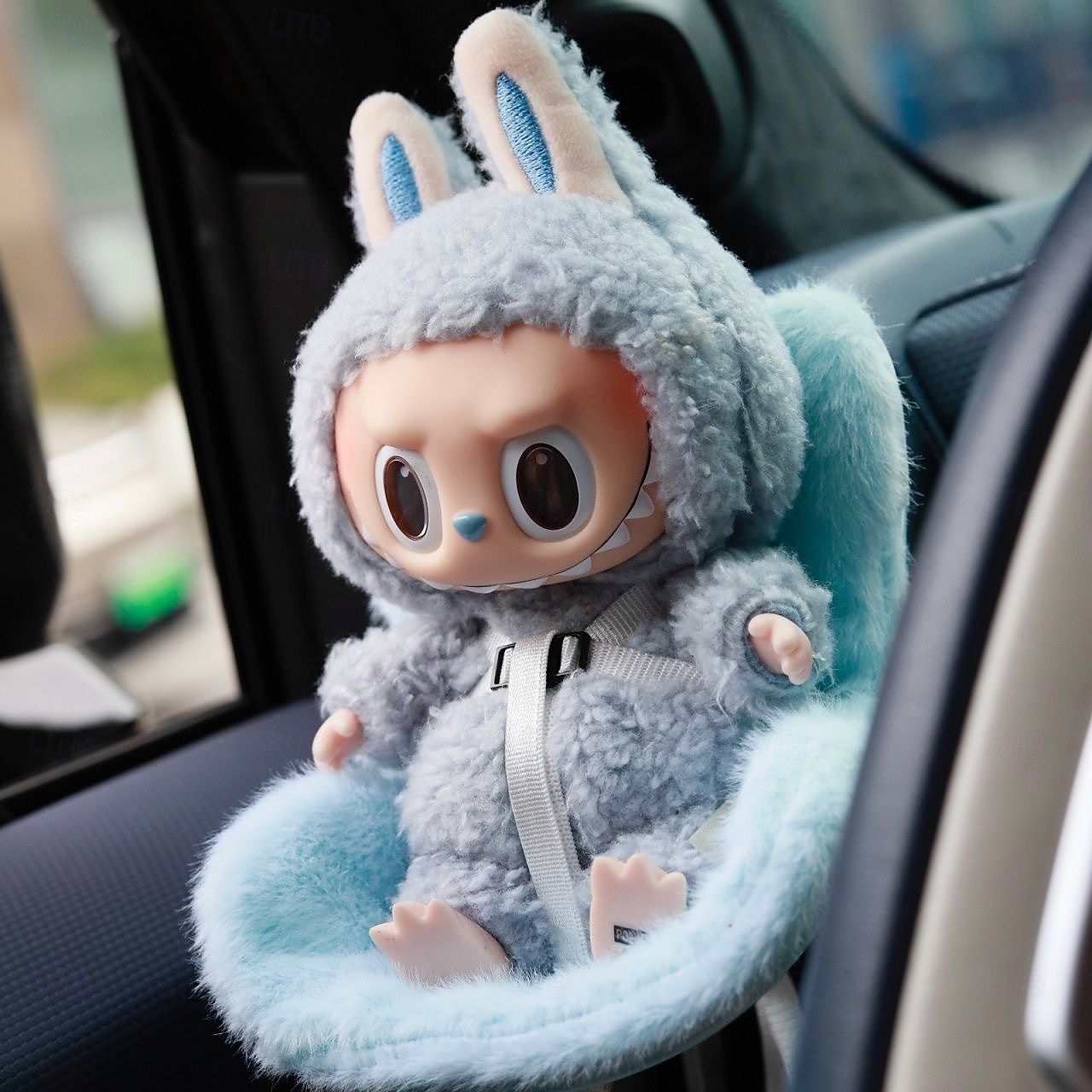 Doll Car Seat for 17cm Dolls with Air Vent Clip and Desktop Stand Cute and Functional Car Ornament for Blind Box Doll Fans 2025 - $30.99 –P3