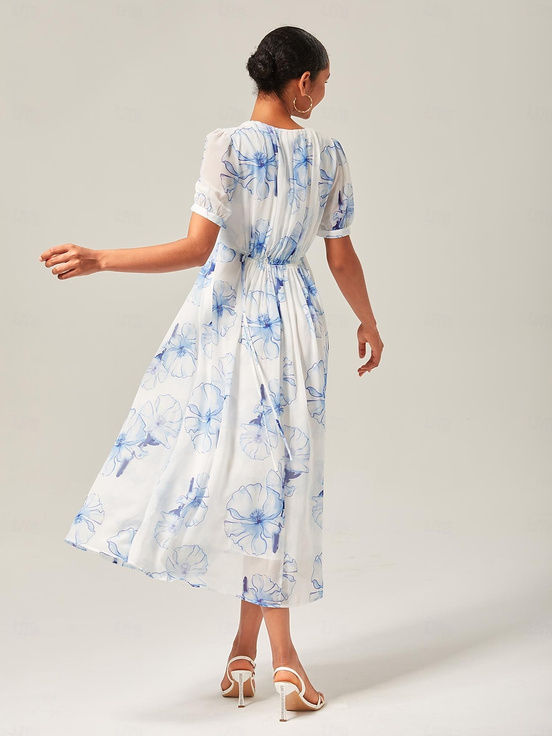 robe longue en mousseline délavée à fleurs bleues de 2025 ? $82.99 –P2