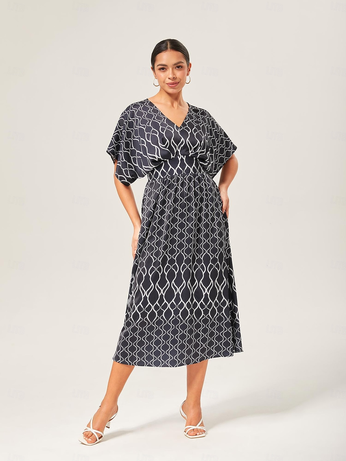abito lungo con scollo a V e stampa geometrica del 2025 a $71.99 –P1