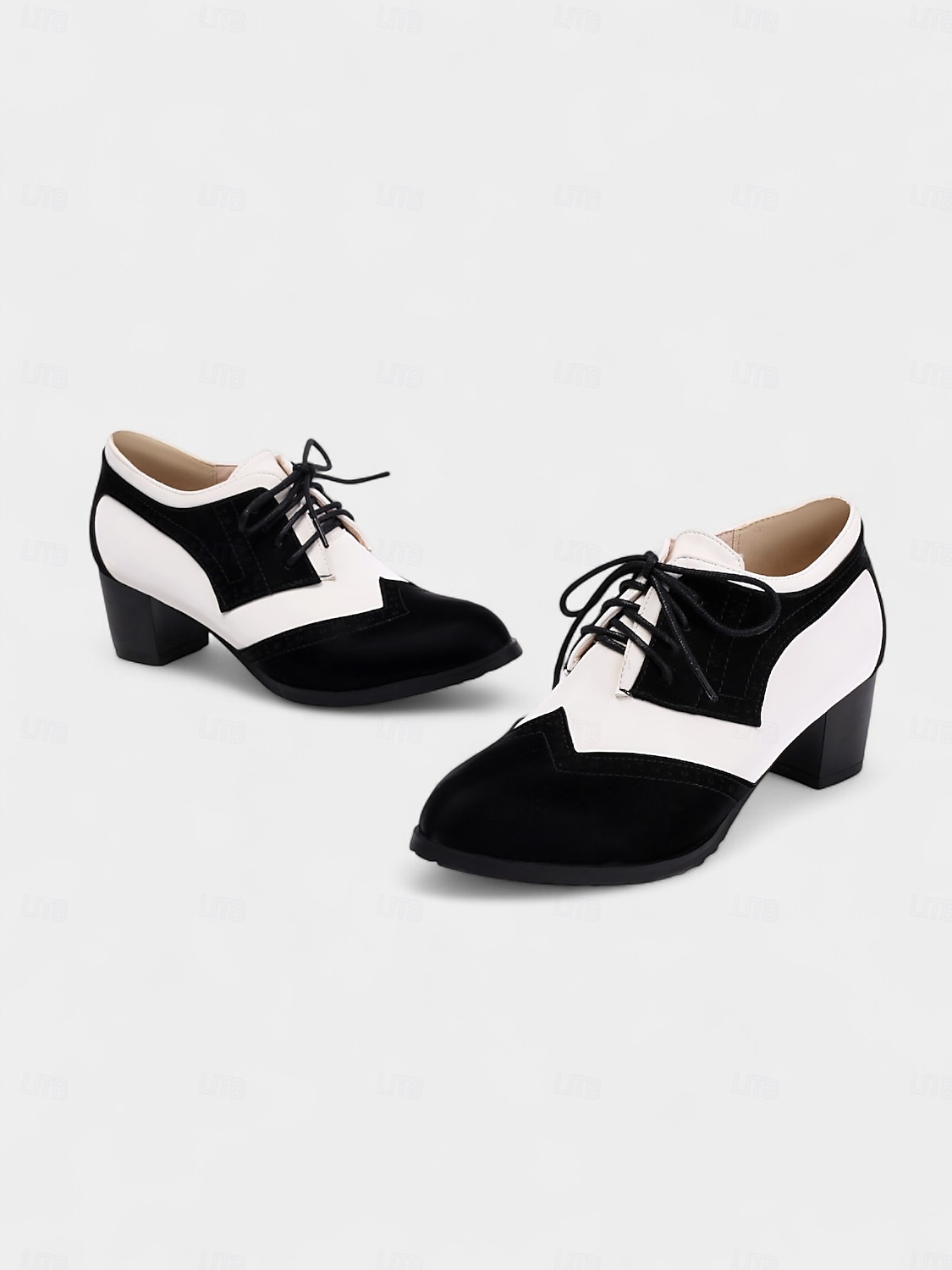 női kétszínű, zöld-fehér oxford magassarkú, brogue díszítéssel – 1950-es évekbeli vintage fűzős elegáns cipők mindennapi viseletre, tavaszi szettekhez és retró ihletésű megjelenéshez 2025 - $46.99 –P7