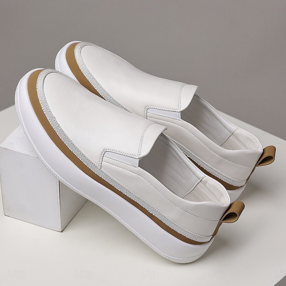 Miesten valkoiset keinonahkaiset slip-on-kengät ruskeilla reunuksilla – tyylikkäät ja mukavat rennot slip-on-kengät arkeen ja rentoon käyttöön 2025 - $34.99 –P3