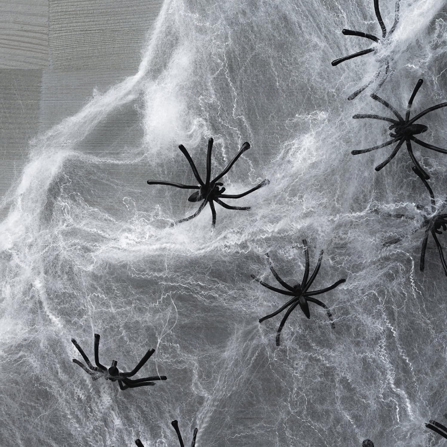 100 Stück Halloween-Spinnen, realistisch, aus schwarzem Kunststoff, kleine Spinnenspielzeuge, falsche Spinnen, Streich-Requisiten für Halloween, Heim- und Partydekorationen 2025 - $7.99 –P6