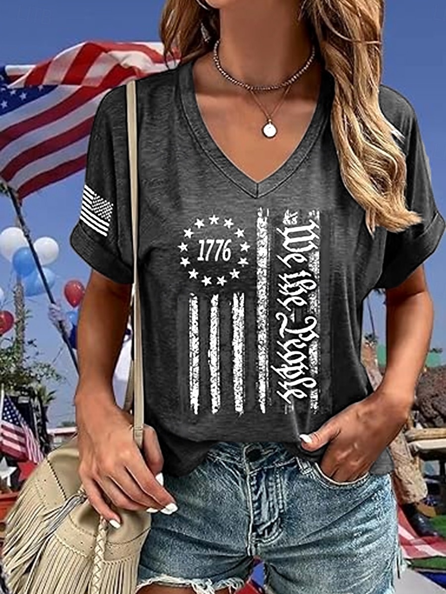 T-shirt patriottica da donna con grafica bandiera americana vintage stilosa classica a maniche corte collo a V regolare stampa quotidiana nero blu navy grigio scuro estate primavera del 2025 a $21.99 –P3