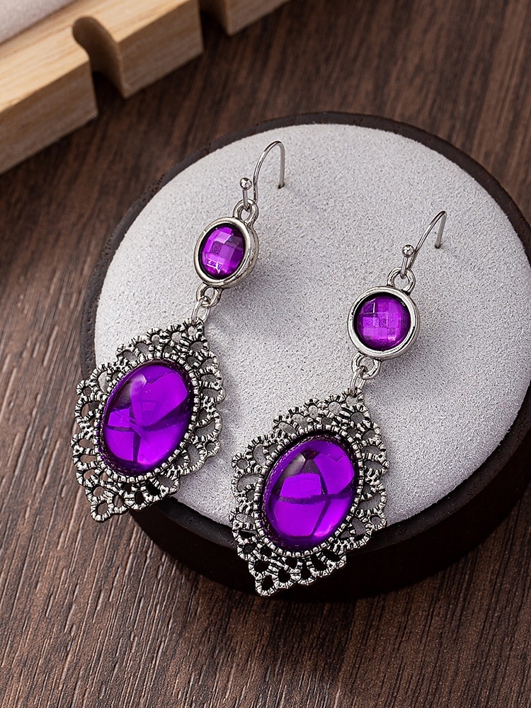 Boucles d'oreilles pendantes gothiques vintage pour femmes avec pierre précieuse rouge, design pendant en filigrane d'argent antique pour fête d'Halloween et cosplay de 2025 ? $7.99 –P10