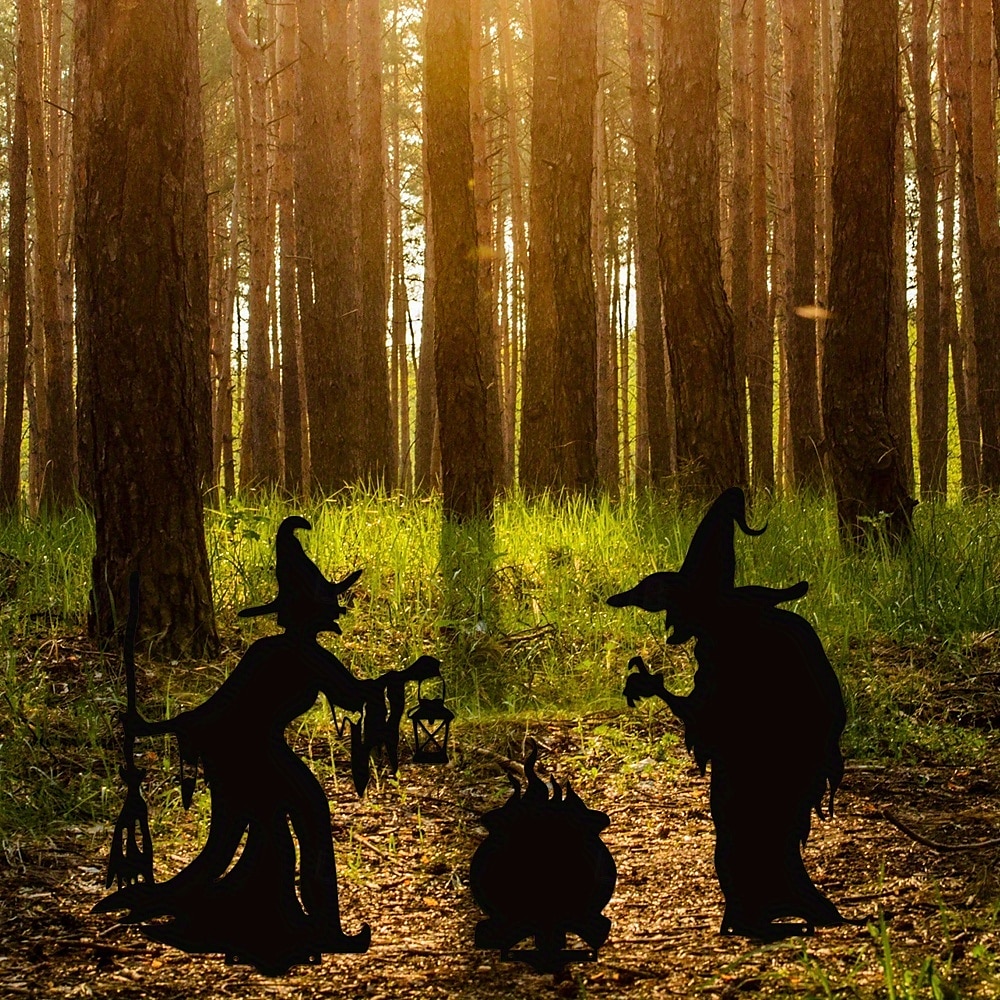 Decorazioni da giardino in metallo con streghe di Halloween festive, 3 streghe spettrali per decorazioni da esterno - picchetti da giardinaggio senza batteria, decorazioni da giardino in metallo del 2025 a $71.99 –P13