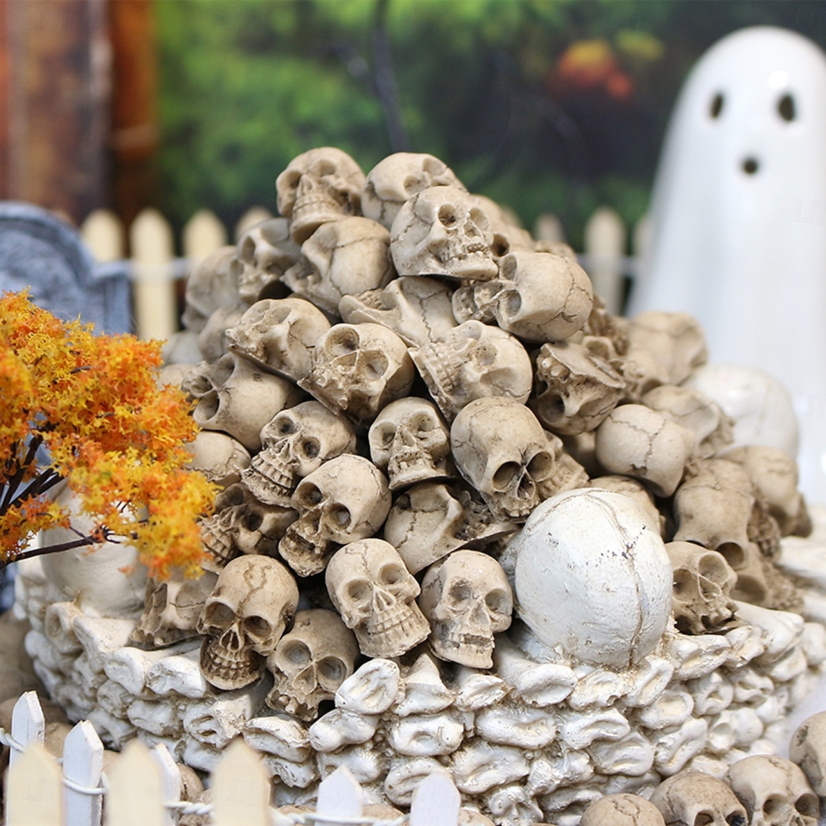 40pcs Halloween Mini Skull Heads for Vase Filler, Smiling Resin Ghost Skulls Set for Miniature Garden, Spooky Halloween Planter Decor for Terrariums and Pot Display 2025 - $18.49 –P1