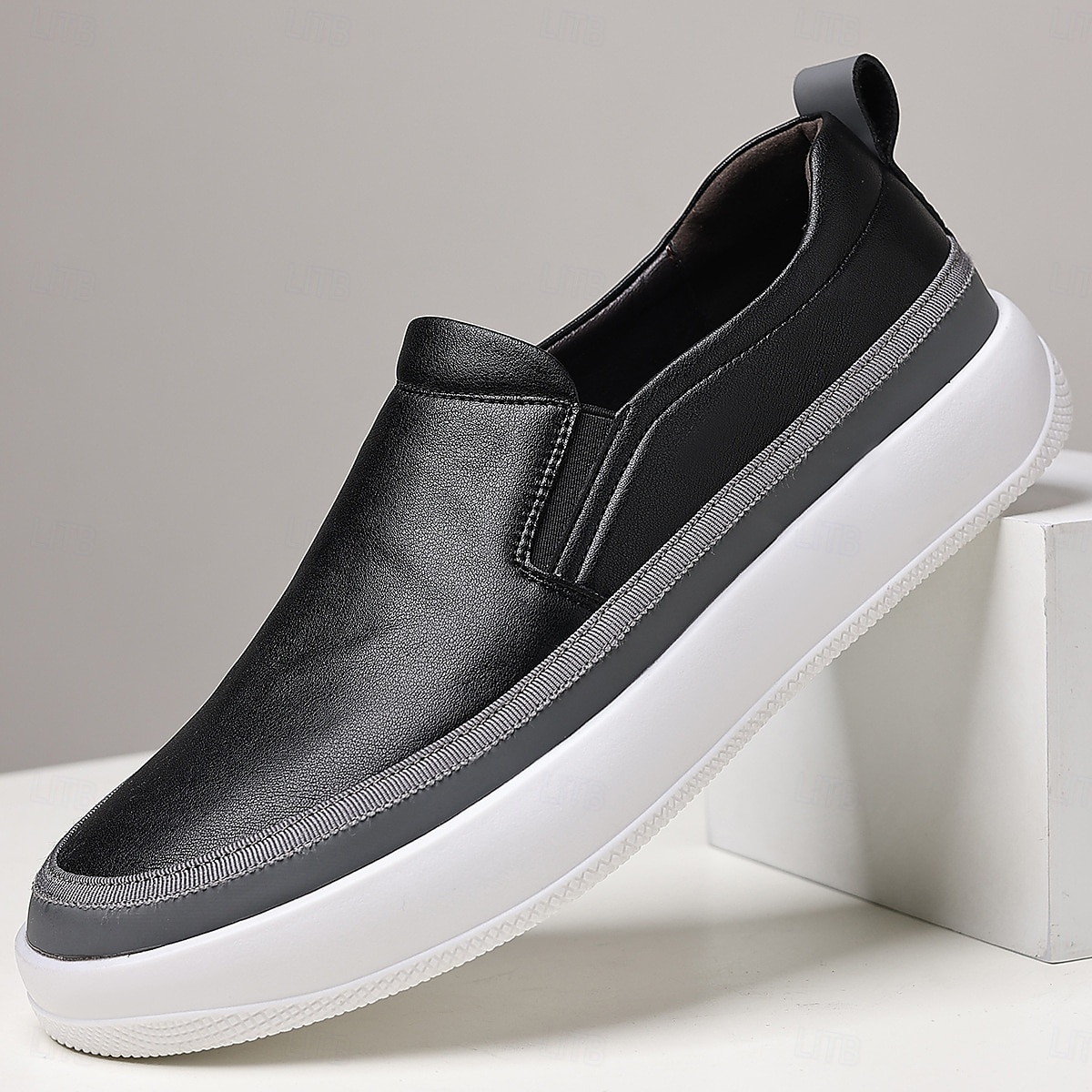 Miesten valkoiset keinonahkaiset slip-on-kengät ruskeilla reunuksilla – tyylikkäät ja mukavat rennot slip-on-kengät arkeen ja rentoon käyttöön 2025 - $34.99 –P2