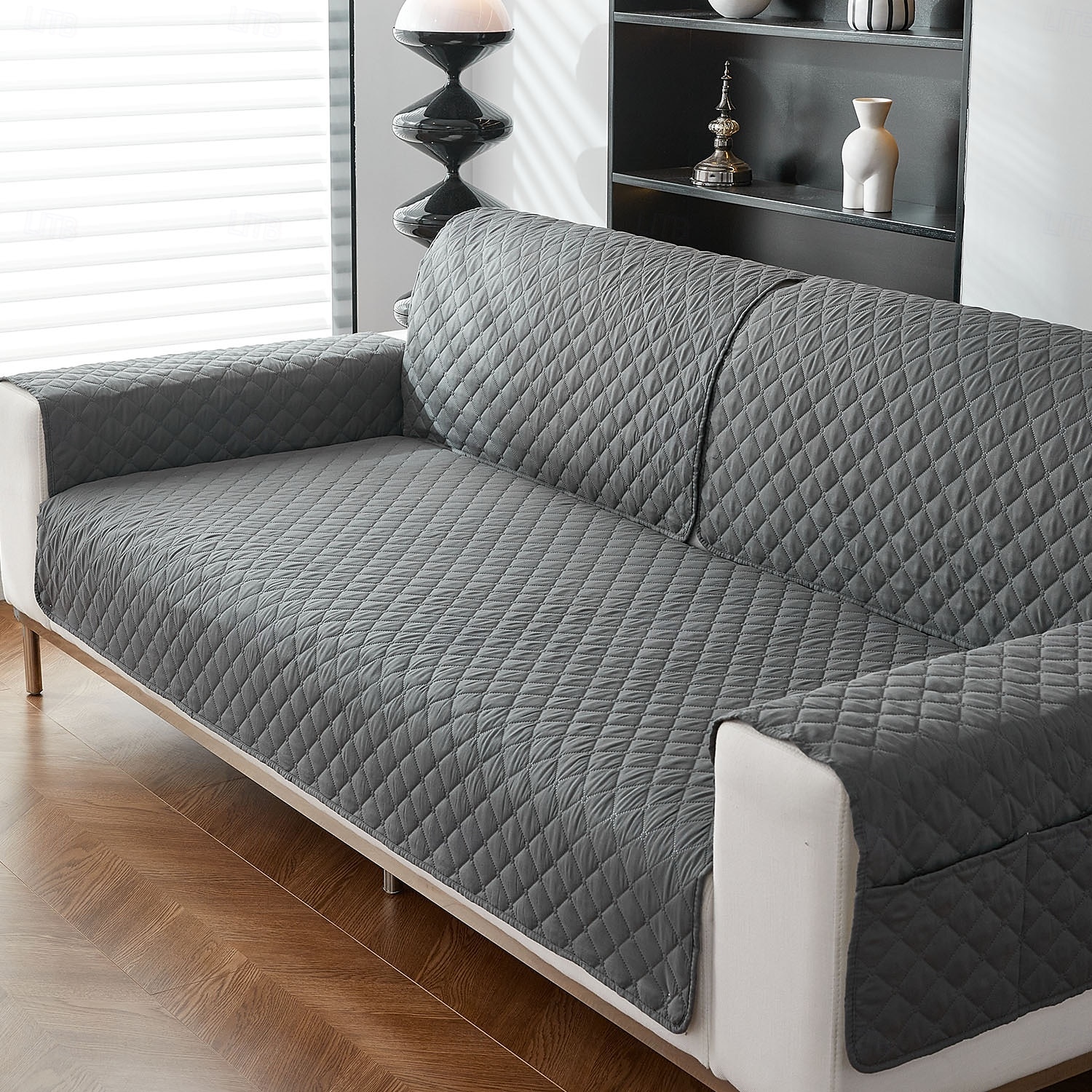 Housse de canapé antidérapante 1 pièce - tissu polyester matelassé classique, pour canapés 1 à 4 places, parfaite pour le salon, le bureau, la chambre ou l'extérieur (accoudoirs &dossier non inclus), de 2025 ? $10.49 –P7
