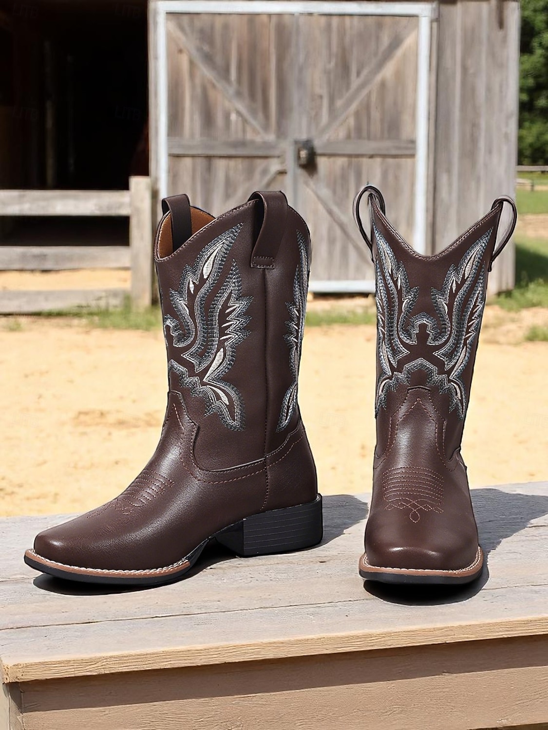 bottes de cowboy mi-mollet brodées pour femmes, bottes western en similicuir pour les travaux agricoles, les célébrations des récoltes et les événements rustiques en plein air de 2025 ? $42.99 –P4