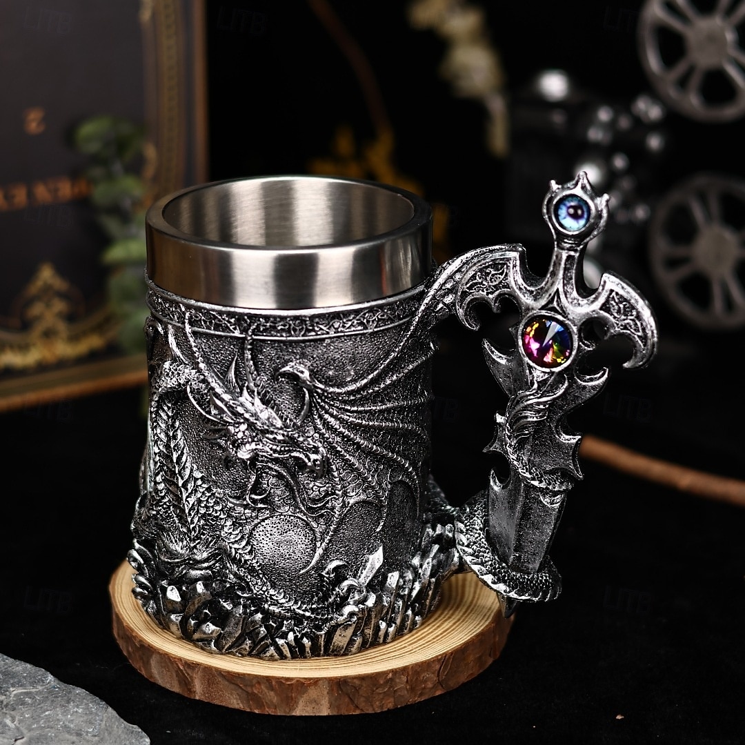 Boccale da birra con drago guerriero, regalo per l'Oktoberfest, boccale con drago di fuoco della mitologia occidentale, boccale con spada nordica, tazza da caffè e birra, regalo di Natale per uomo del 2025 a $32.99 –P1