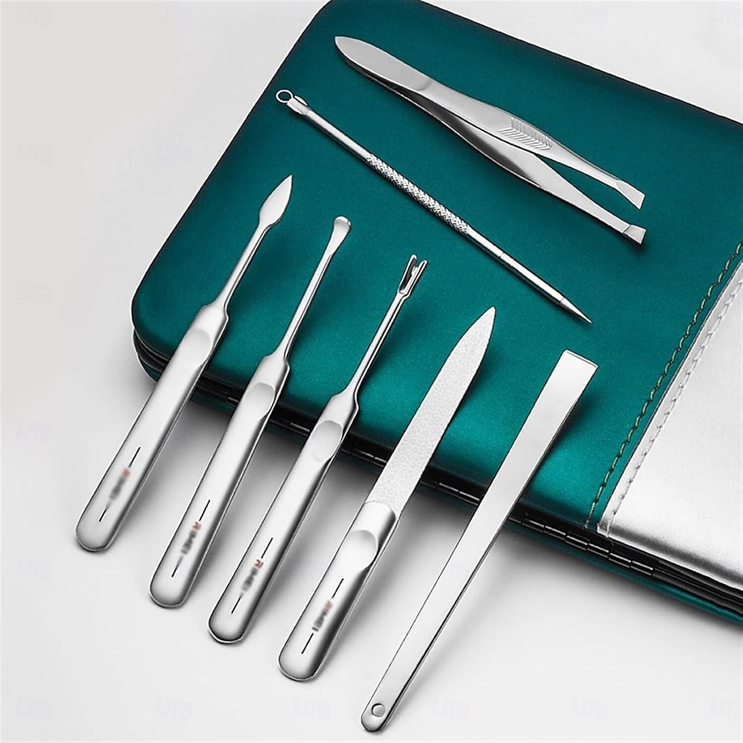 Ensemble de ciseaux à ongles 15 pièces Kit de coupe-ongles professionnel Ensemble de manucure avec étui en cuir portable, kit de toilettage de manucure et de pédicure en acier inoxydable Ensemble de de 2025 ? $63.99 –P5