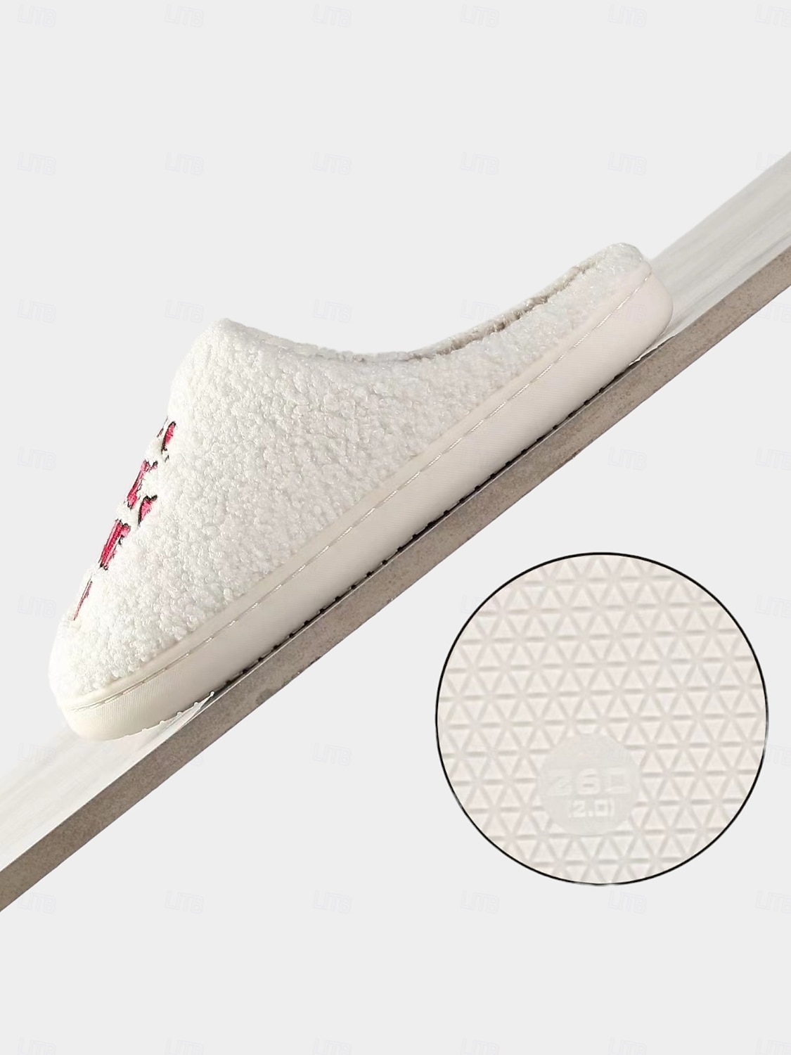 Pantufas femininas felpudas com estampa de fantasma de Halloween - sapatos confortáveis de casa de terror bordados com design "não desligue" para temporadas assustadoras, festas e roupas de lazer de 2025 por $14.99 –P4
