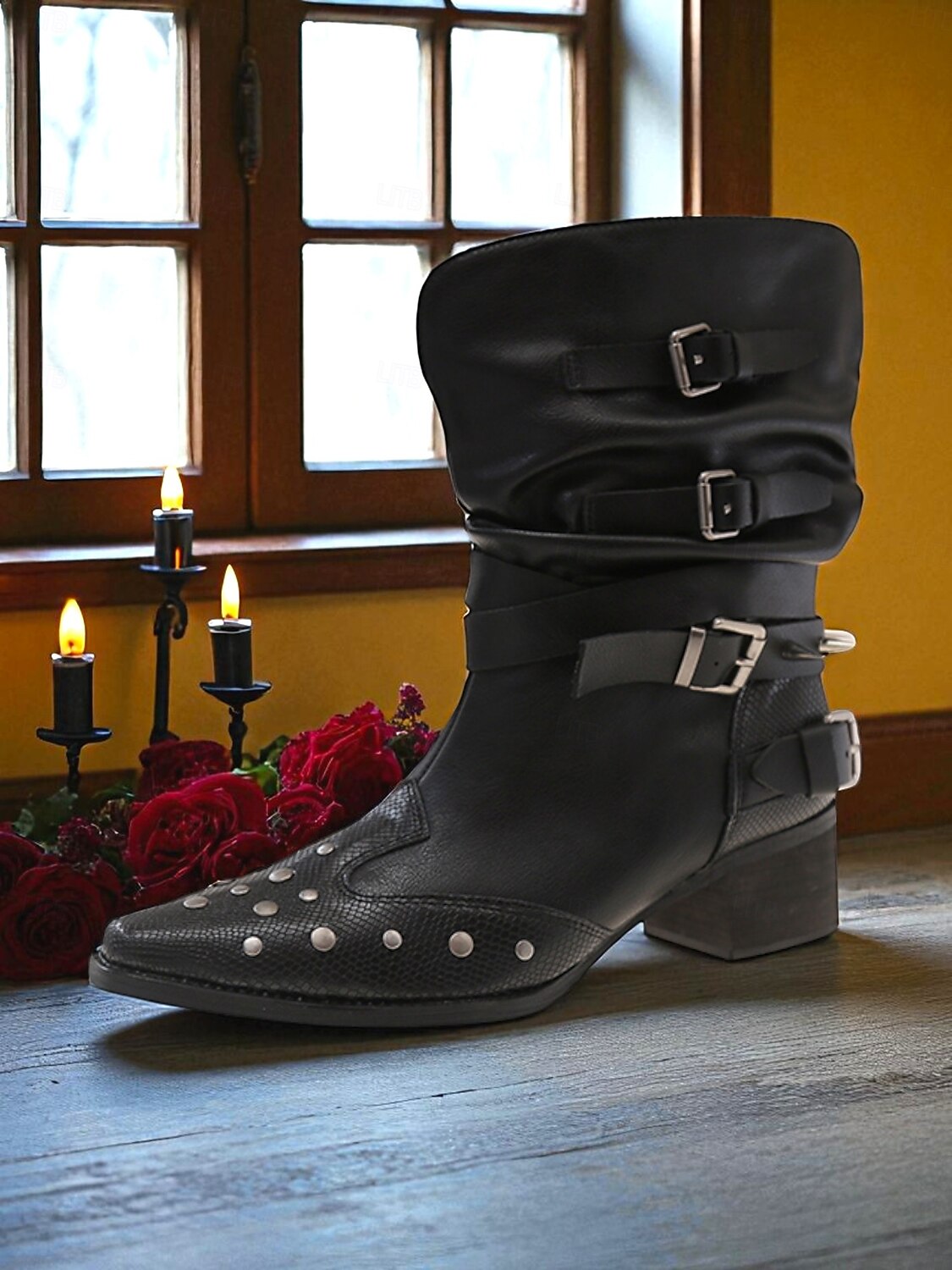 Bottines noires punk gothiques pour femmes avec détails chauve-souris et croix - design à pointes et clous, mode alternative des années 1980, idéales pour les événements de la vie nocturne, les fêtes de 2025 ? $46.99 –P3