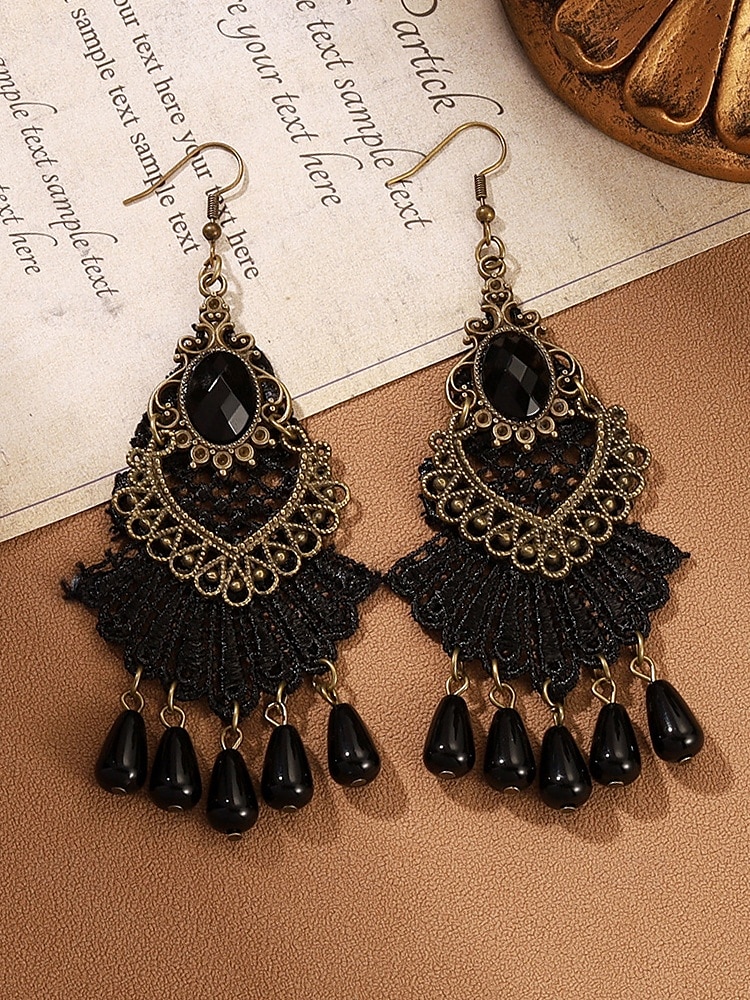 Boucles d'oreilles pendantes gothiques vintage en alliage pour femmes avec pierre noire et perles rouges, bijoux fantaisie pour fête d'Halloween pour style punk rétro de 2025 ? $9.99 –P9