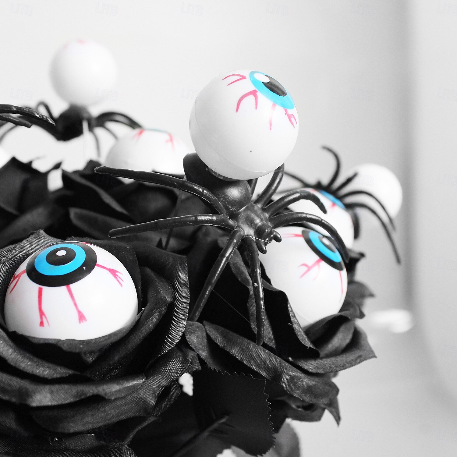 10 mazzi di rose artificiali a forma di bulbo oculare per Halloween, steli di rose nere con bulbi oculari, steli floreali multicolori per Halloween per decorazioni da tavola per feste spettrali. del 2025 a $22.99 –P2
