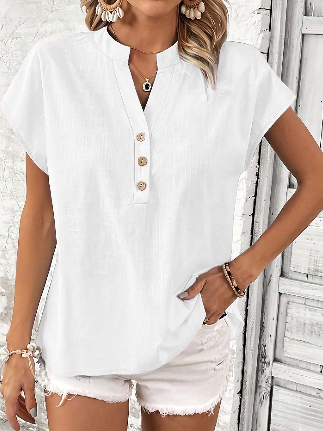 Femmes Hauts d'été ancien Occasionnel Manche Courte Col en V Hauts Réguliers Quotidien Week-end Boutons Noir Blanche bleu marine Été de 2025 ? $19.49 –P4
