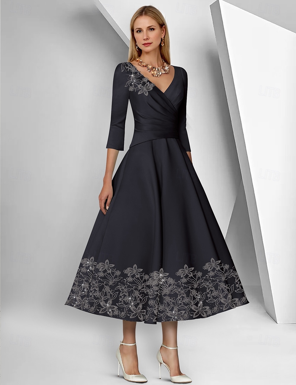 A-Linien Kleid Strandhochzeit Brautmutter Kleid Elegant Einfach V-Ausschnitt Knöchellang Teelänge Satin 3/4 Länge Ärmel mit Spitze Rüschen Pailletten Renntag Kleid 2025 - €165.99 –P4
