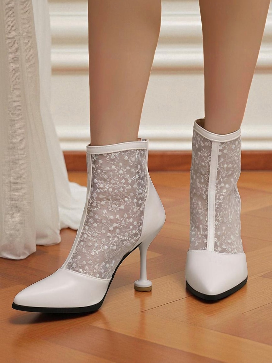 Beige Damenstiefeletten mit Absatz aus Spitze und Kunstleder – elegante Brautstiefel mit spitzer Spitze und floraler Spitze für Hochzeiten, formelle Veranstaltungen und besondere Anlässe 2025 - $46.99 –P3