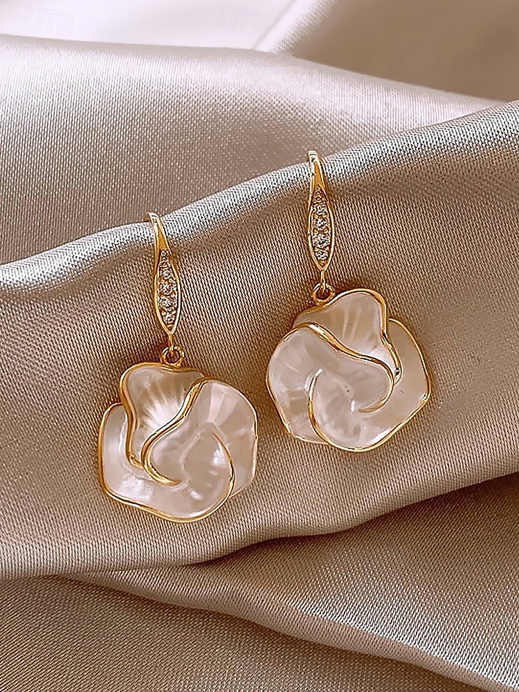 2026年 女性用のエレガントなローズフラワードロップイヤリング - 真珠のような花びらが付いた金メッキ合金、ヴィンテージでロマンチックなスタイル、結婚式、パーティー、フォーマルな機会に最適  コレクション – $11.99 –P4