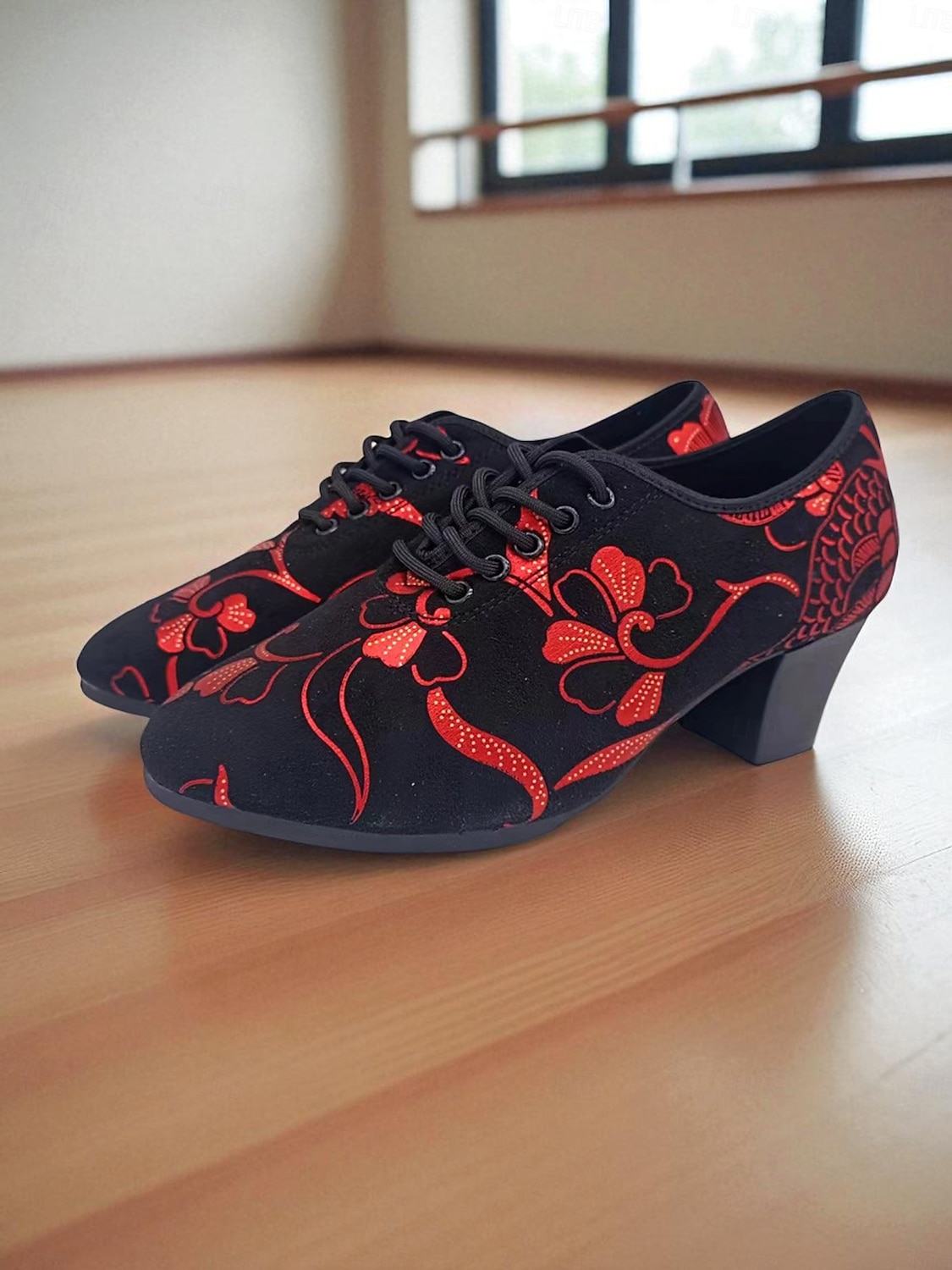 Sapatos de dança femininos com cadarço e flores pretas e vermelhas - salto grosso, sapatos profissionais para prática de salão de baile para dançarinas e treinamento latino de 2025 por $34.99 –P2