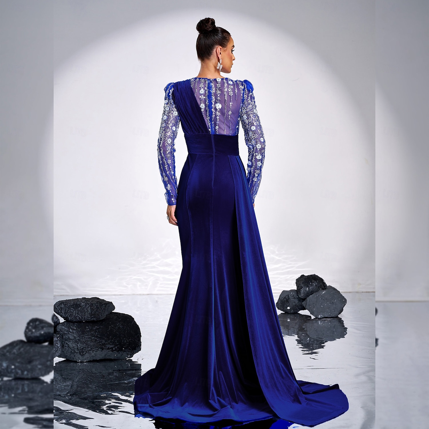 Blumen Pailletten Meerjungfrau  Trompete Abendkleid Stretch Samt Elegantes Kleid Formelles Hochzeits-Sweep  Brush Zug Langarm Puffärmel Rundhalsausschnitt Spitzenapplikation mit Falten Gerafft Schlitz 2025 - $174.99 –P3