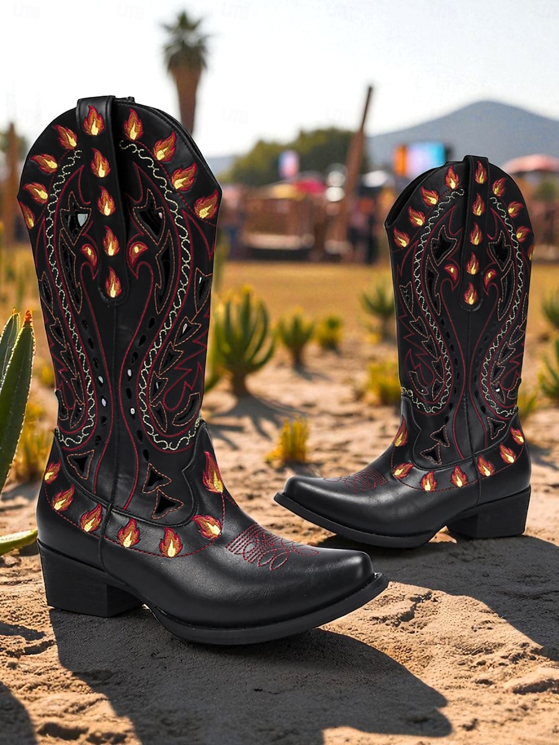 Botas de cowboy femininas bordadas com chamas pretas - botas retrô de festival até o joelho com salto baixo para festivais de música, fantasias de Halloween e cosplay de 2025 por $89.99 –P2