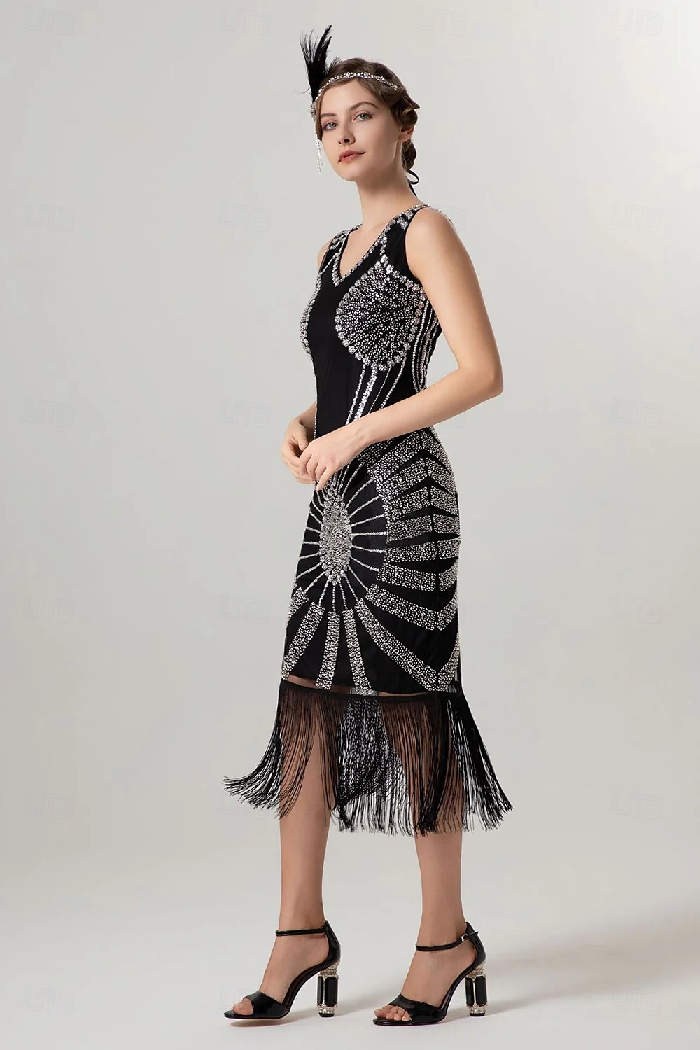 Rétro Vintage Années Folles Années 1920 Midi Robe Charleston Robe de cocktail Gatsby le Magnifique Fille Flapper Paillettes Frange Col en V Femmes Noël Halloween Carnaval Mariage Soirée Mascarade de 2025 ? $54.99 –P8