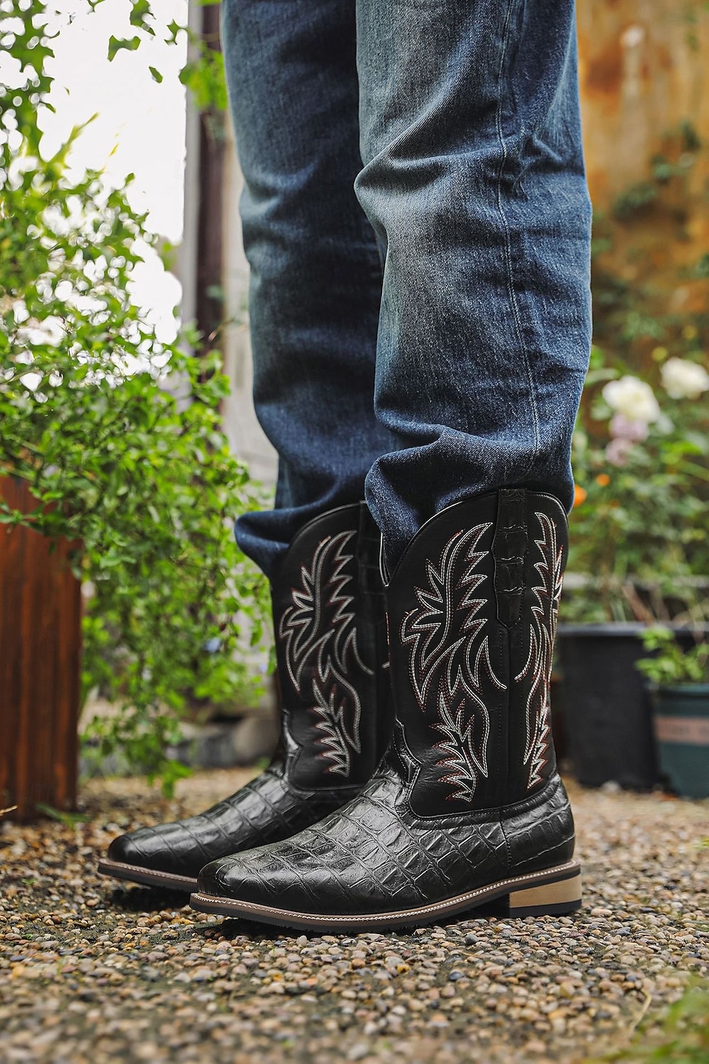 Bottes de cowboy western en cuir de vachette noir gaufré pour hommes avec bout pointu et coutures classiques, chaussures élégantes pour les événements country, l'équitation et la mode rodéo de 2025 ? $54.99 –P3