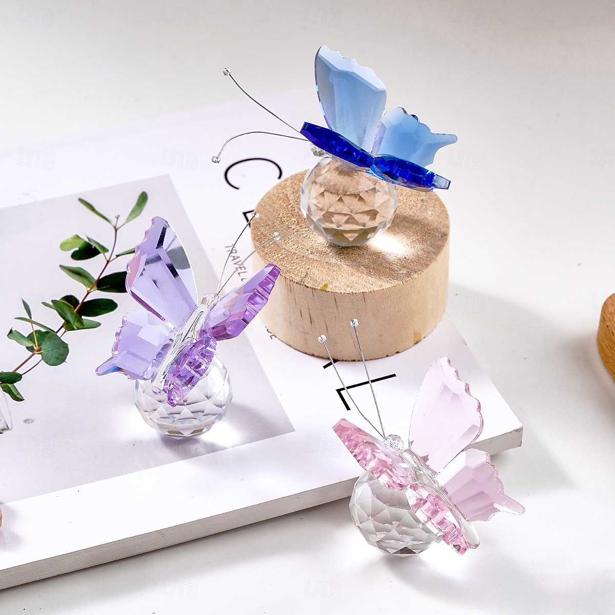 kristályüveg pillangófigura átlátszó gömb alakú talppal, elegáns üveg állatszobor lakberendezéshez, átlátszó pillangó dísz polcra, asztalra vagy ajándéktárgynak 2026 - $10.99 –P5