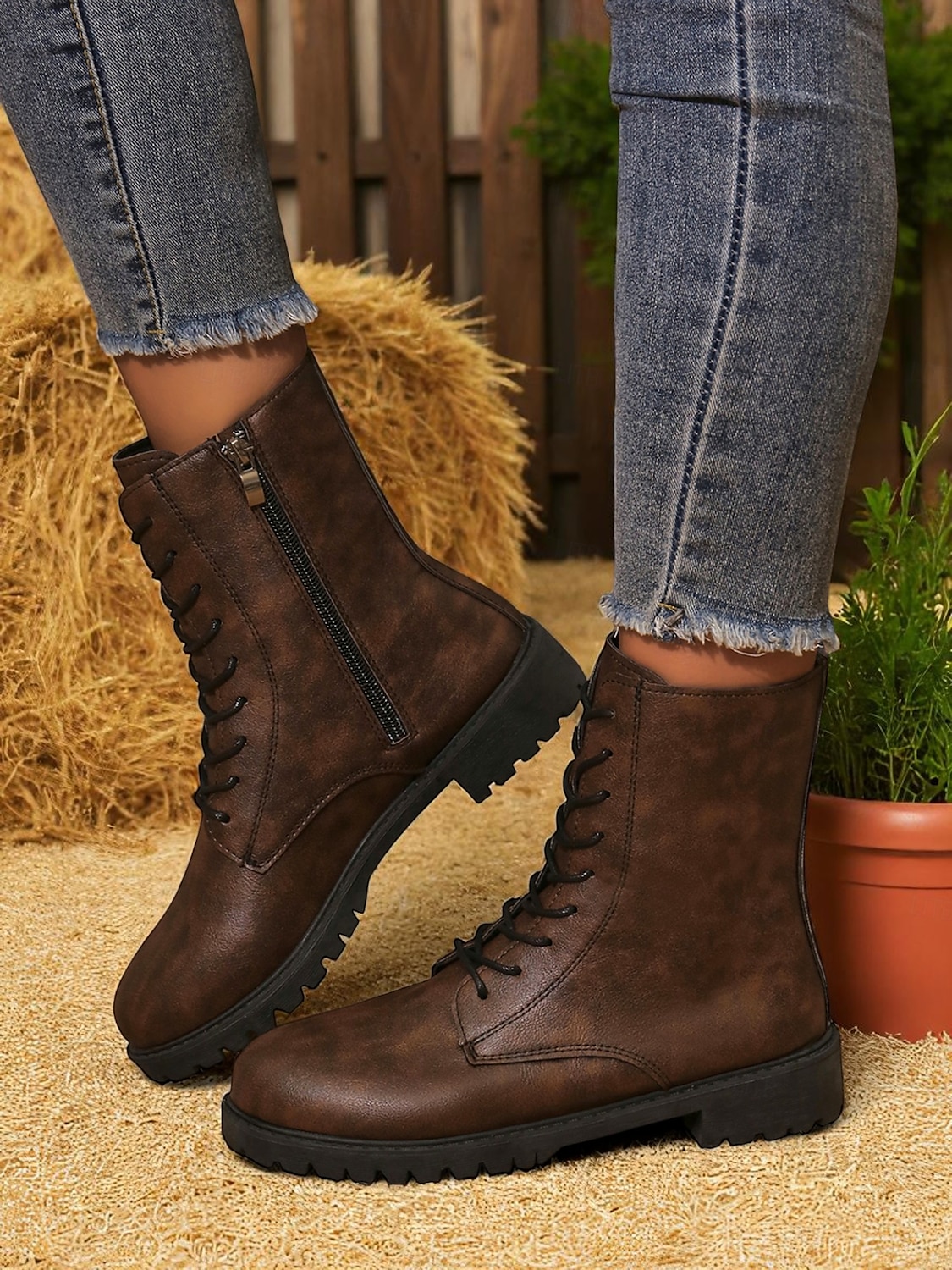 Botas de combate femininas de couro sintético marrom com zíper lateral – botas de cano curto com cadarço para trabalho ao ar livre no outono, tarefas agrícolas e uso casual diário de 2025 por $29.99 –P3
