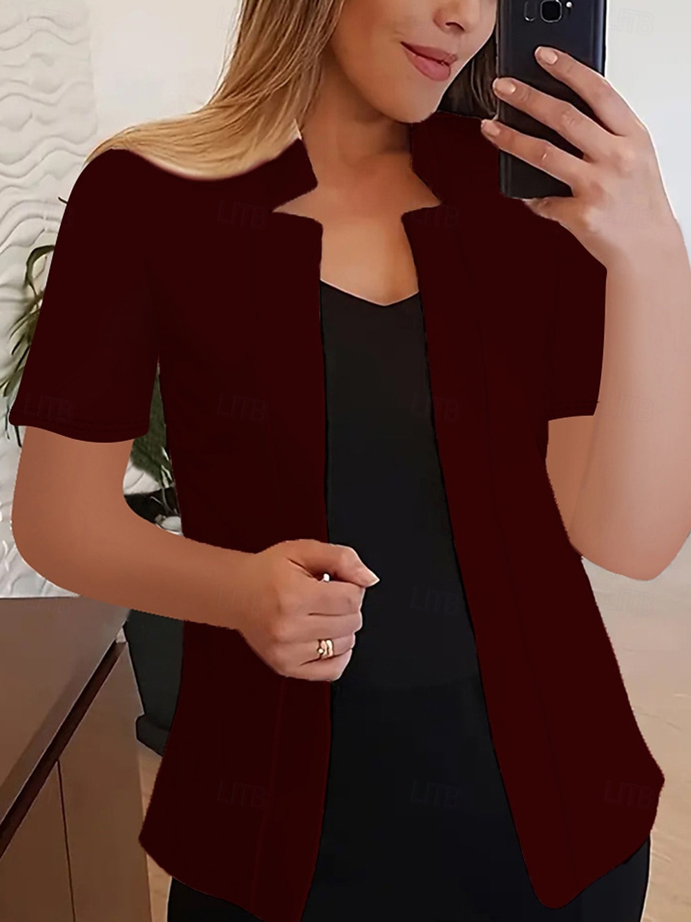 Femmes Blazer Confortable Respirant Coupe ajustée Mode Moderne Uni Travail Quotidien Régulier Col montant Coupe régulière Manches courtes Vêtements d'extérieur Noir Blanche Jaune Été de 2025 ? $24.99 –P12