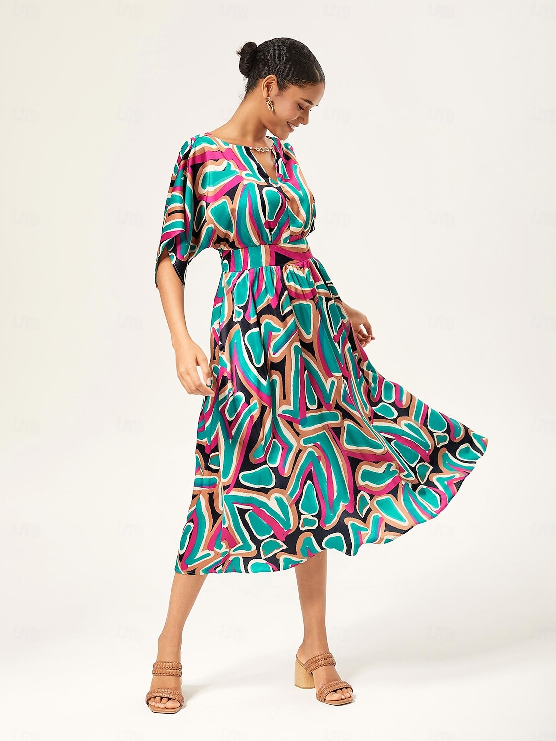 robe longue cintrée à manches chauve-souris abstraites et colorées de 2025 ? $71.99 –P2
