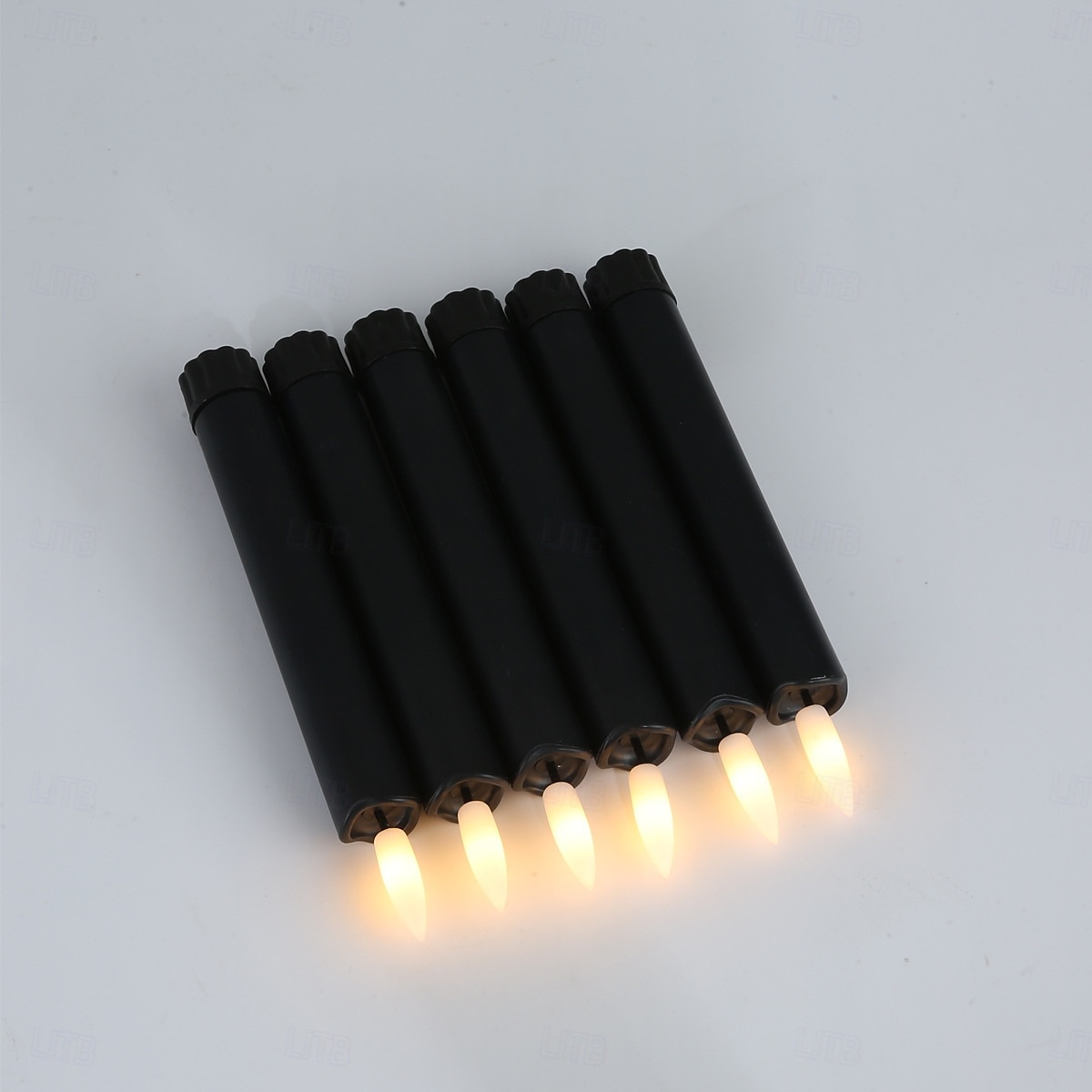 6 candele elettroniche di simulazione di Halloween e Natale da 16,5/17,5/22,5 cm, con telecomando, batteria AAA, per interni ed esterni, per feste nuziali, decorazioni luminose del 2025 a $21.99 –P5