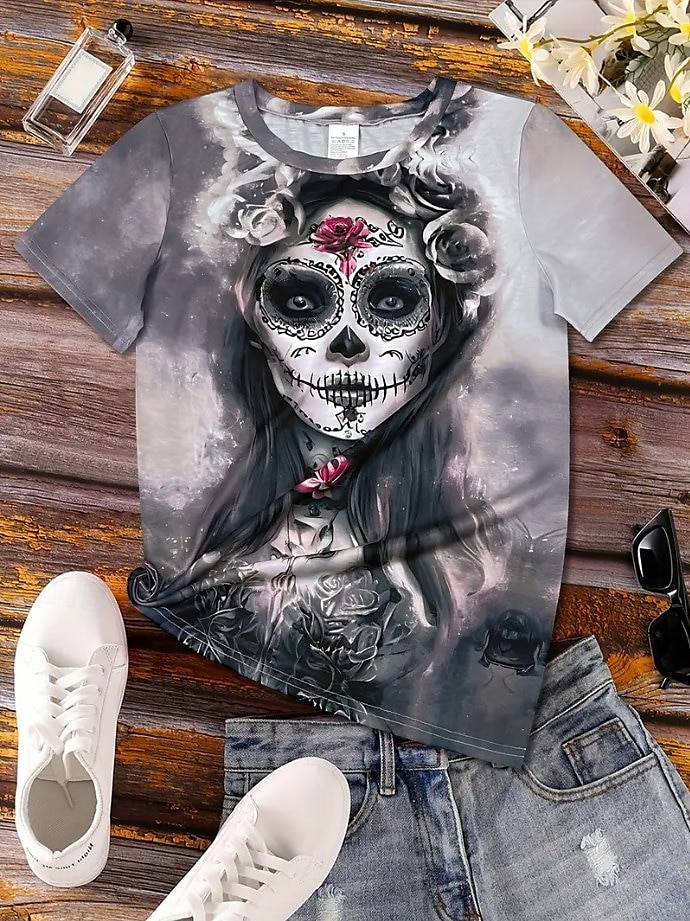 Halloween Femmes T-shirt Fleuri Graphique Crâne ancien Élégant Classique Manche Courte Col ras du cou Col rond Hauts Réguliers Quotidien Week-end Imprimé Noir Violet Gris Été Automne de 2025 ? $19.99 –P2