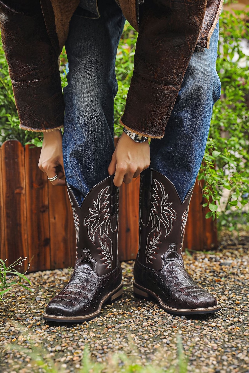 Bottes de cowboy western en cuir de vachette noir gaufré pour hommes avec bout pointu et coutures classiques, chaussures élégantes pour les événements country, l'équitation et la mode rodéo de 2025 ? $54.99 –P9
