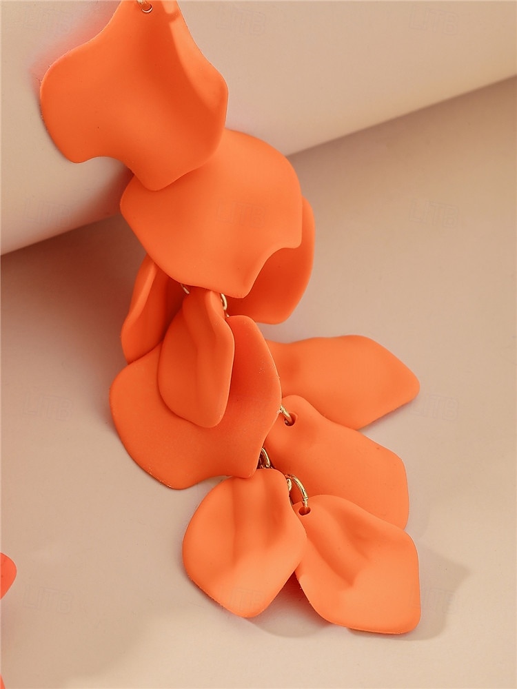 Boucles d'oreilles pendantes en satin rouge pour femmes - design élégant en pétales superposés pour les fêtes à la mode, les cocktails et les tenues de soirée de 2025 ? $11.99 –P4